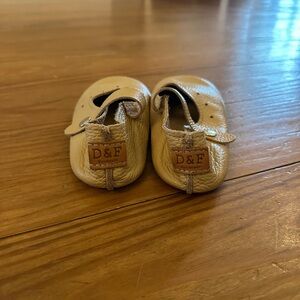 Duchess and Fox leather girls shoes